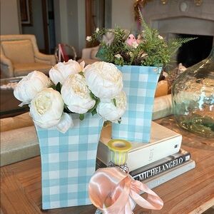 Gingham vase